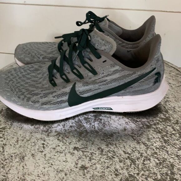 NIKE | AIR ZOOM PEGASUS 36 Michigan State MSU | 8 - Picture 4 of 9
